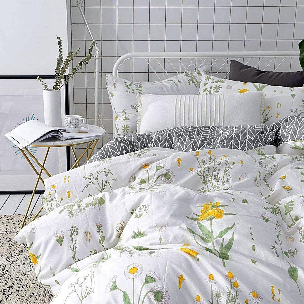White Bed Sheet Designs in Pakistan