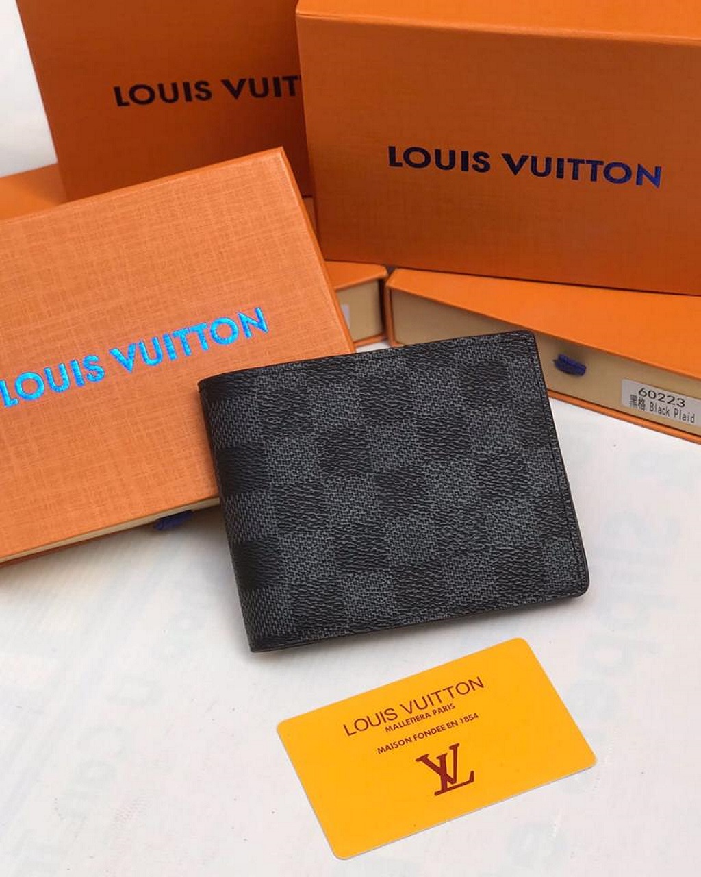 Designer LV Bifold Men Wallet Textured Black ( Made in Italy ) -   Online Fashion Store in Pakistan